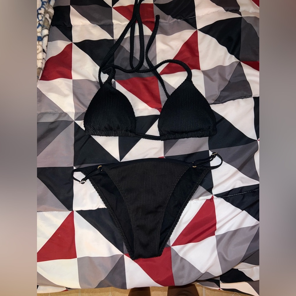 Ribbed black bikini